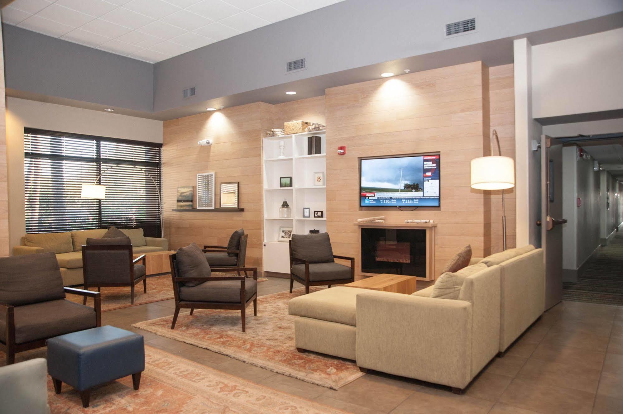 Greentree Inn & Suites Phoenix Sky Harbor Exteriér fotografie